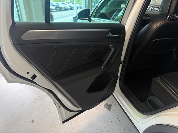 Volkswagen Tiguan 16 of 30