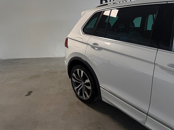 Volkswagen Tiguan 5 of 30