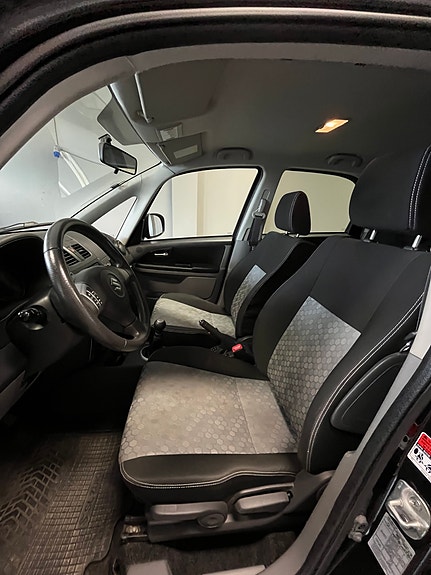 Suzuki SX4 11 of 19
