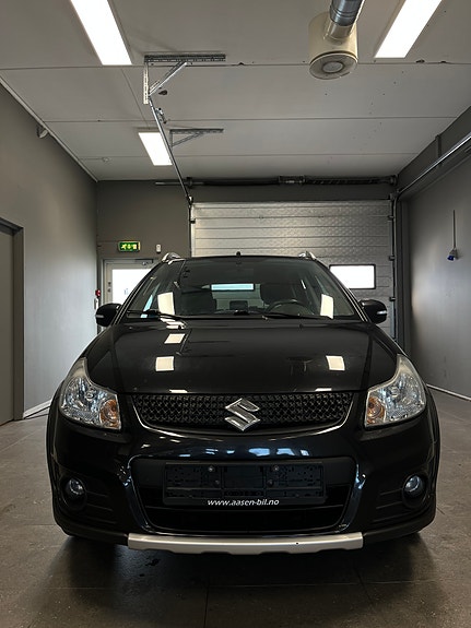 Suzuki SX4 2 of 19
