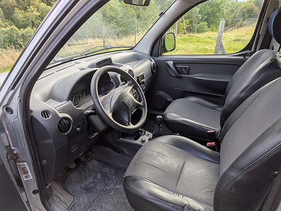 Peugeot Partner 4 of 12