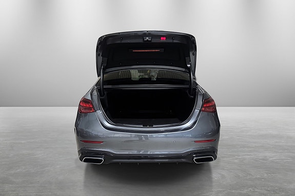 Mercedes-Benz C200 9 of 30