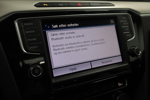 Volkswagen Passat 16 of 29