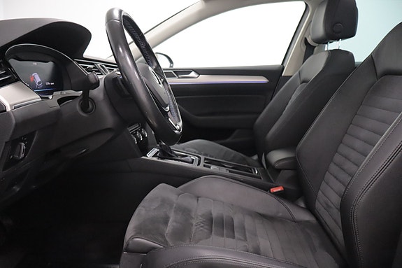 Volkswagen Passat 7 of 29