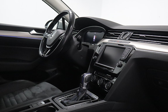 Volkswagen Passat 22 of 29