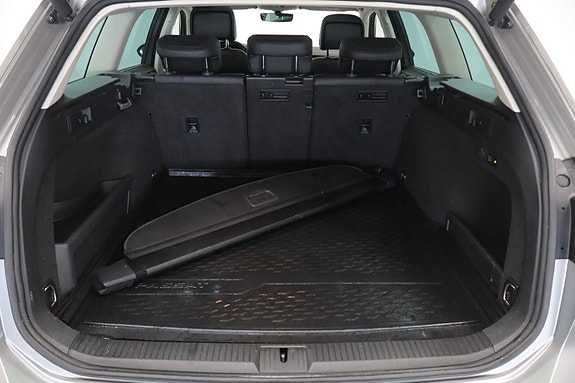 Volkswagen Passat 27 of 29