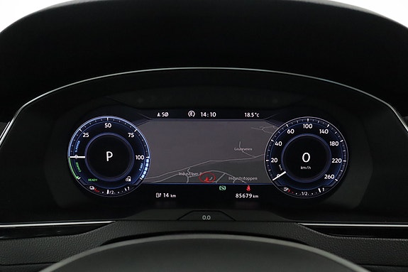 Volkswagen Passat 11 of 29