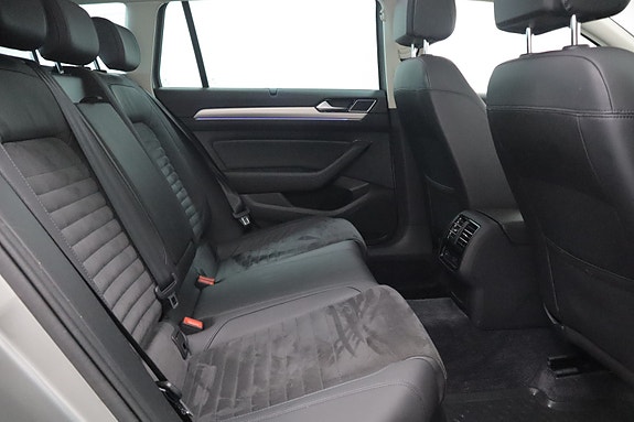 Volkswagen Passat 26 of 29
