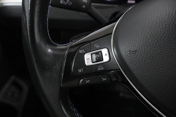 Volkswagen Passat 9 of 29