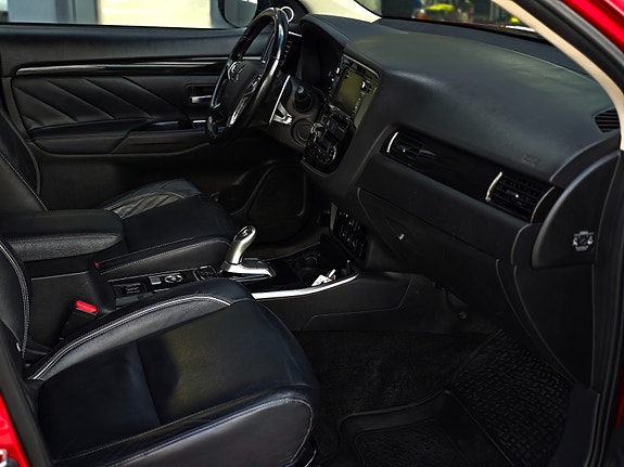 Mitsubishi Outlander 14 of 30