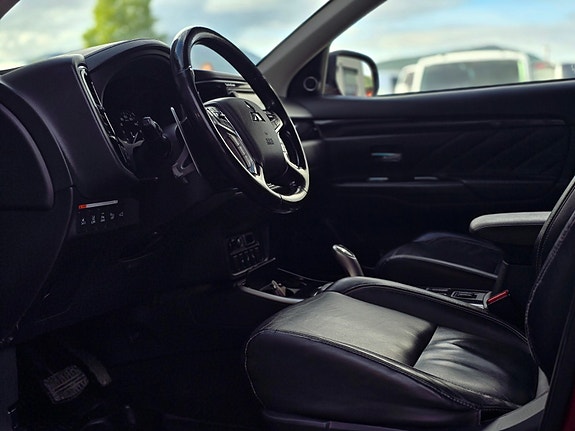 Mitsubishi Outlander 12 of 30