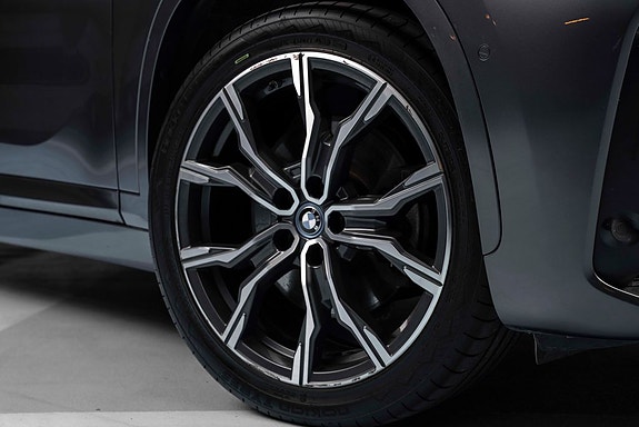 BMW X1 3 of 29