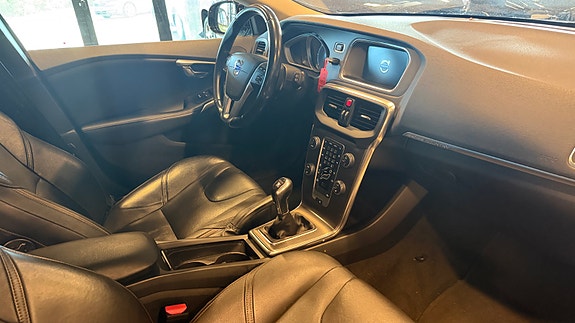 Volvo V40 Cross Country 19 of 26