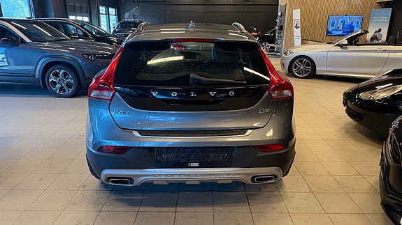 Volvo V40 Cross Country 3 of 26