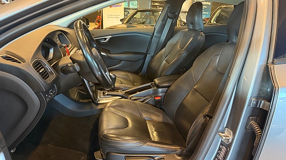 Volvo V40 Cross Country 15 of 26