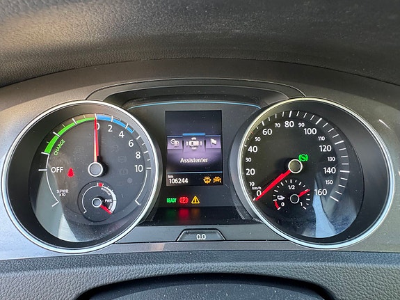 Volkswagen e-Golf VII 25 of 30