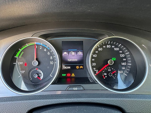 Volkswagen e-Golf VII 23 of 30