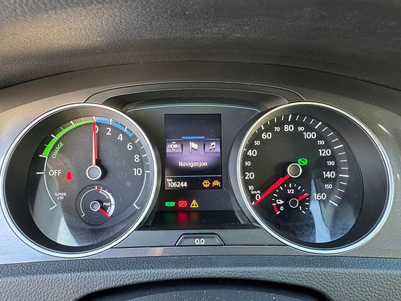 Volkswagen e-Golf VII 24 of 30