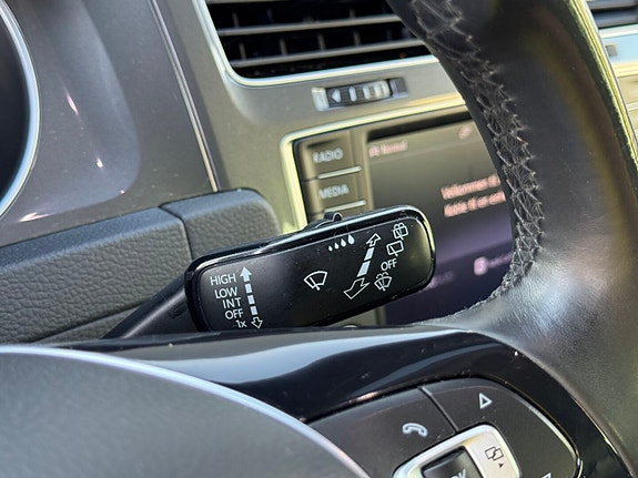 Volkswagen e-Golf VII 15 of 30