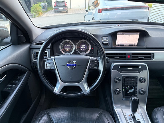 Volvo XC70 9 of 22