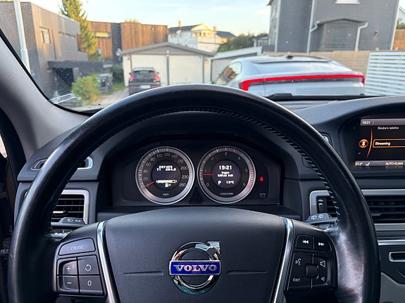 Volvo XC70 13 of 22