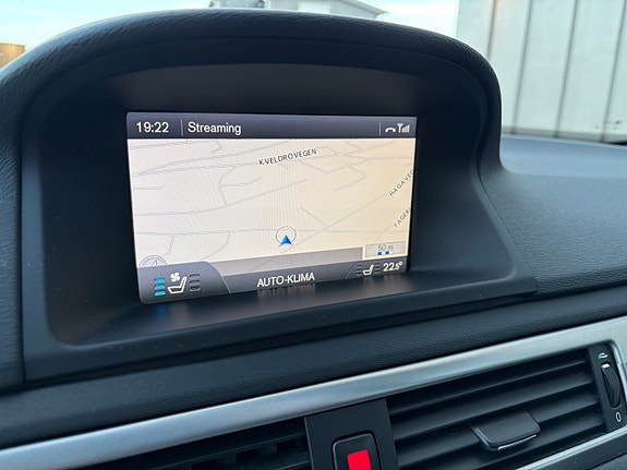 Volvo XC70 18 of 22