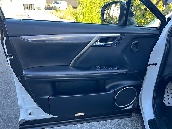 Lexus RX450h 19 of 30