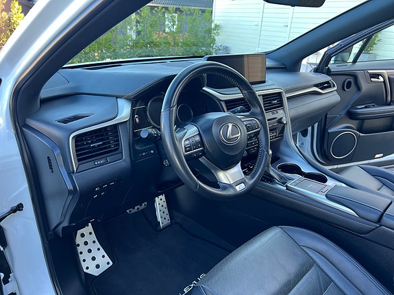 Lexus RX450h 23 of 30