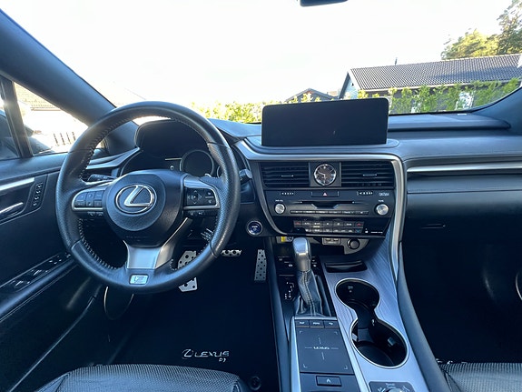 Lexus RX450h 26 of 30