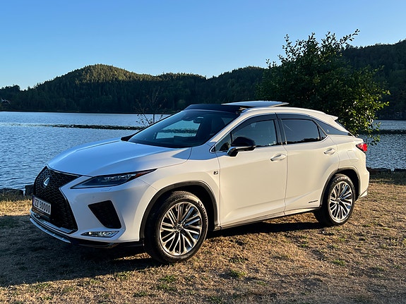 Lexus RX450h 2 of 30
