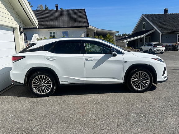 Lexus RX450h 14 of 30