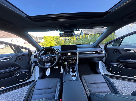 Lexus RX450h 24 of 30
