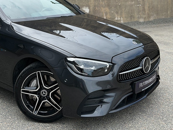 Mercedes-Benz E300 de 4 of 30