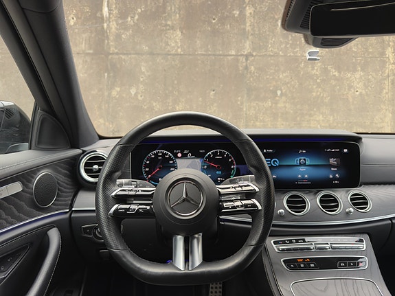 Mercedes-Benz E300 de 24 of 30