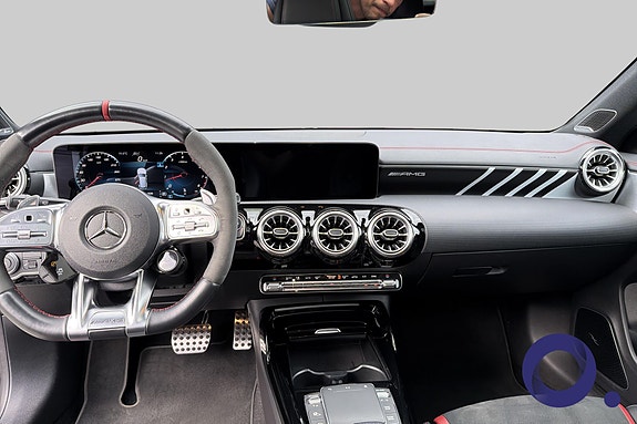 Mercedes-Benz CLA45 14 of 26