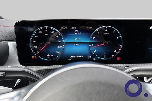 Mercedes-Benz CLA45 15 of 26