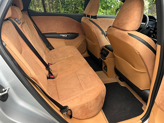 Lexus RZ450e 8 of 24