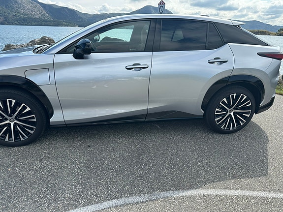 Lexus RZ450e 21 of 24