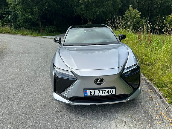 Lexus RZ450e 2 of 24