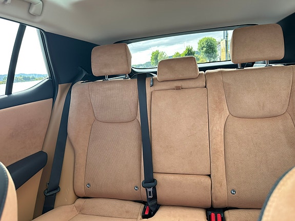 Lexus RZ450e 16 of 24