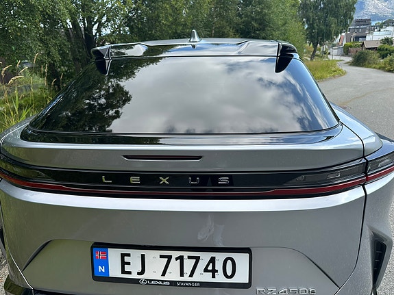 Lexus RZ450e 5 of 24