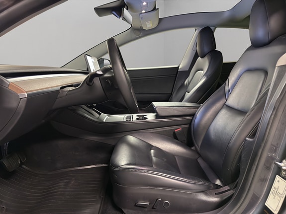 Tesla Model 3 10 of 12