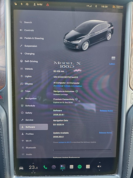 Tesla Model X 19 of 26