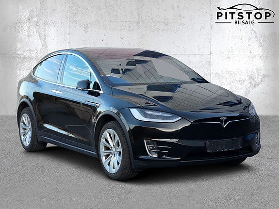 Tesla Model X 7 of 26