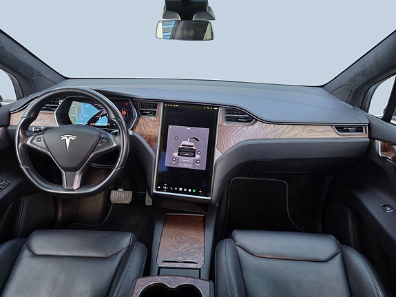 Tesla Model X 17 of 26