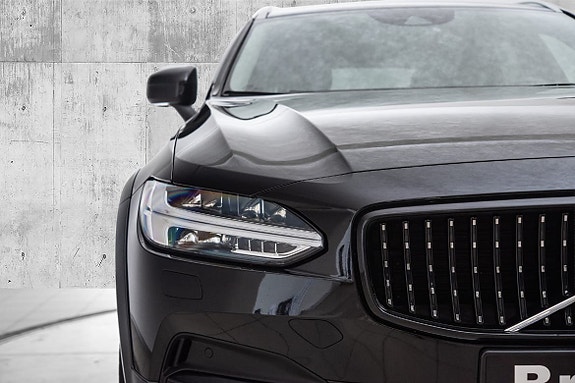 Volvo V90 Cross Country 3 of 30