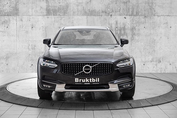 Volvo V90 Cross Country 4 of 30