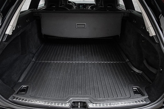 Volvo V90 Cross Country 9 of 30