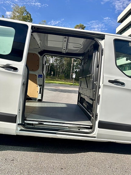Ford Transit Custom 310L 21 of 24