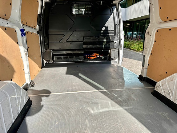 Ford Transit Custom 310L 20 of 24